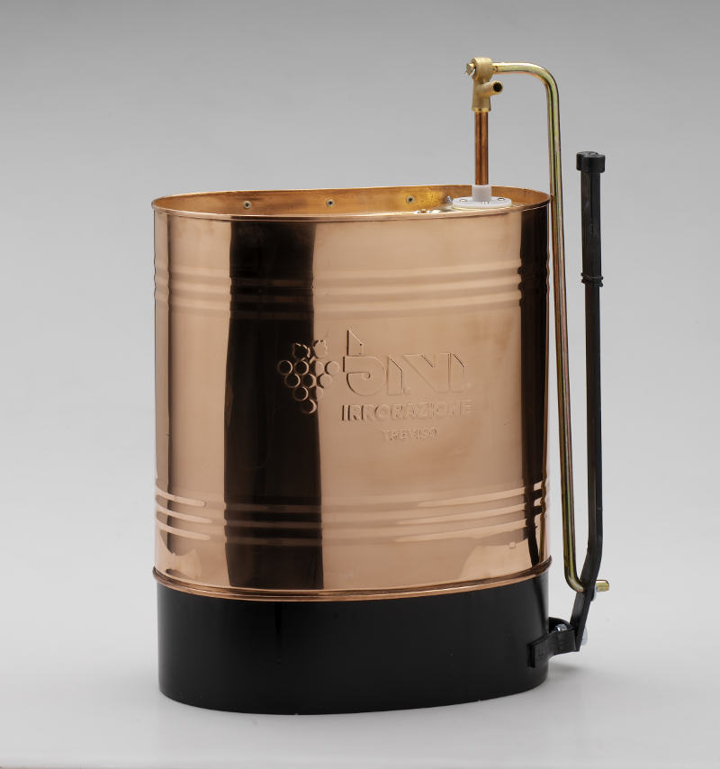 ART. 104 COPPER KNAPSACK SPRAYER MOD. FOLGORE ART. 104 COPPER KNAPSACK SPRAYER MOD. FOLGORE