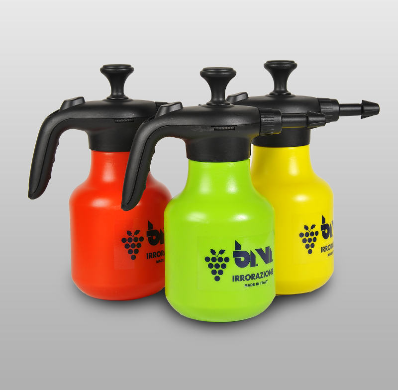 ART. 107A SPRAYER 1,8 LITERS STELLA MODEL
Plastic pressure sprayer - capacity 1,8 liters
Corrosion-proof gaskets, valves and plunger
Made in Italy